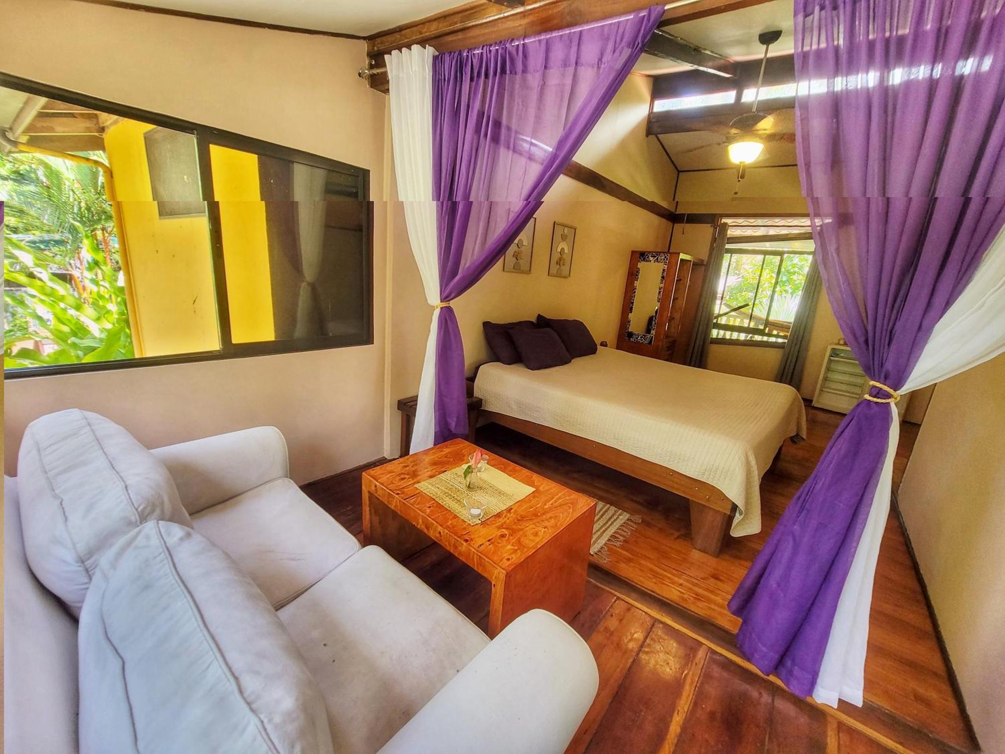 Caribe Town Bungalows Puerto Viejo de Talamanca Екстер'єр фото
